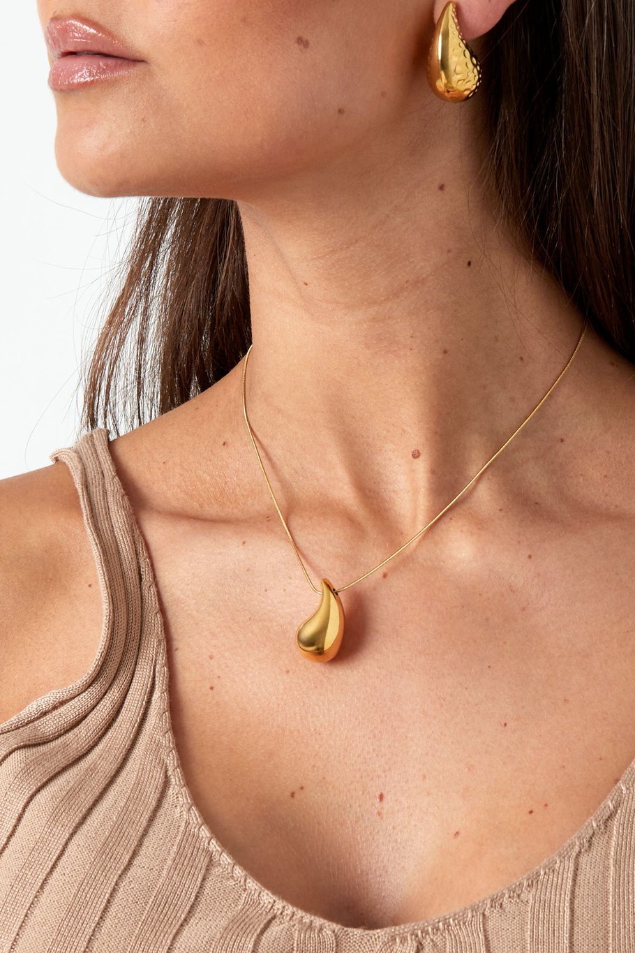 Dunne ketting met druppelbedel